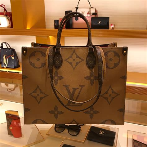 louis vuitton medium tote bag